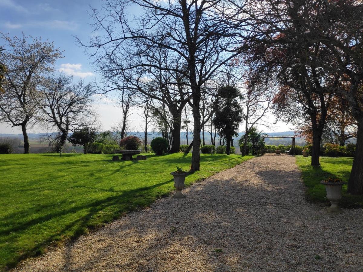 Au Chateau Juillac Luaran gambar