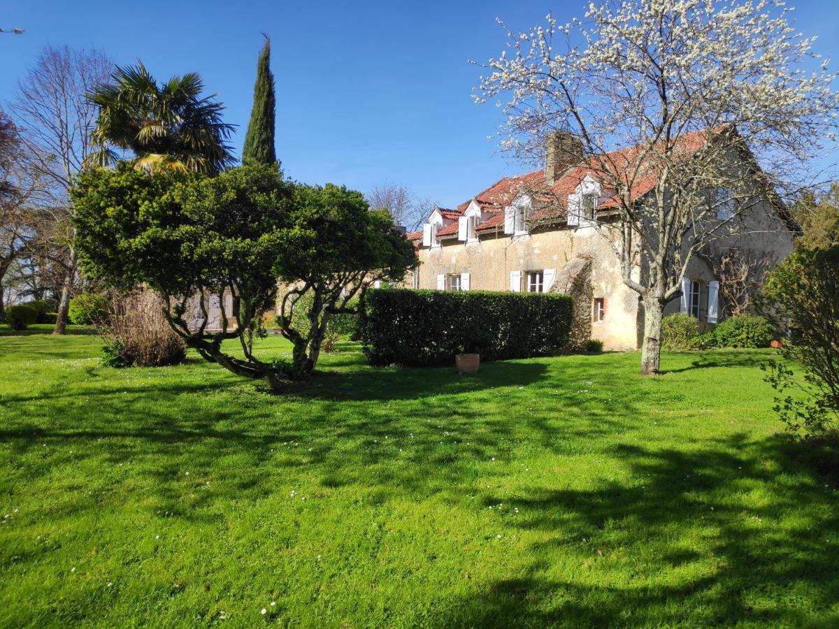 Au Chateau Juillac Luaran gambar